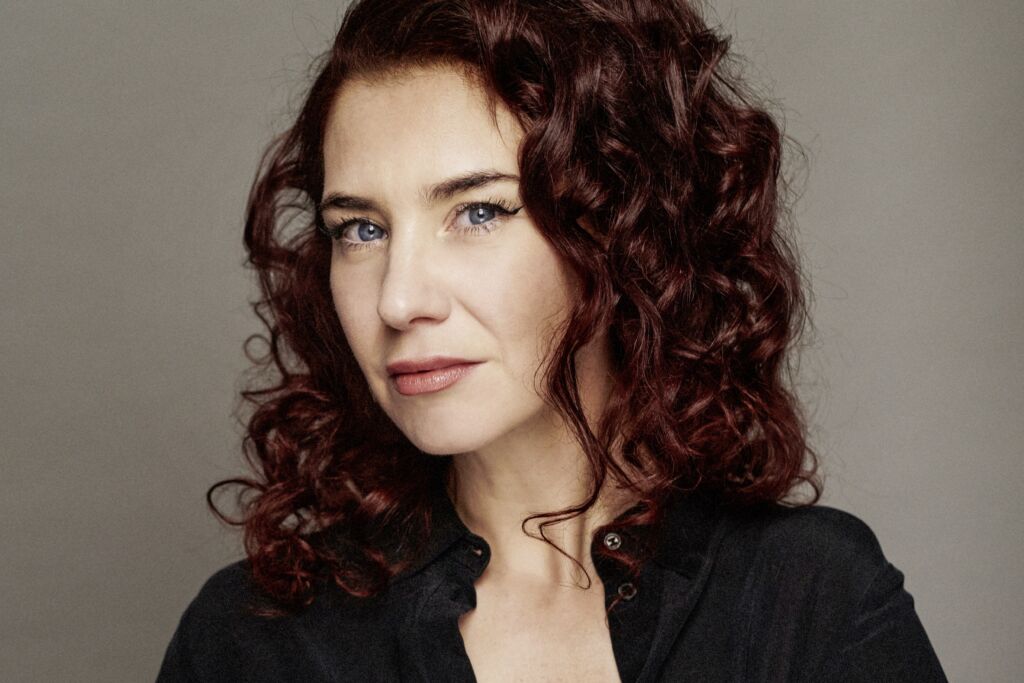 Ec QJ4 QY1e9a A Prizkau Anna c Valeria Mitelman
