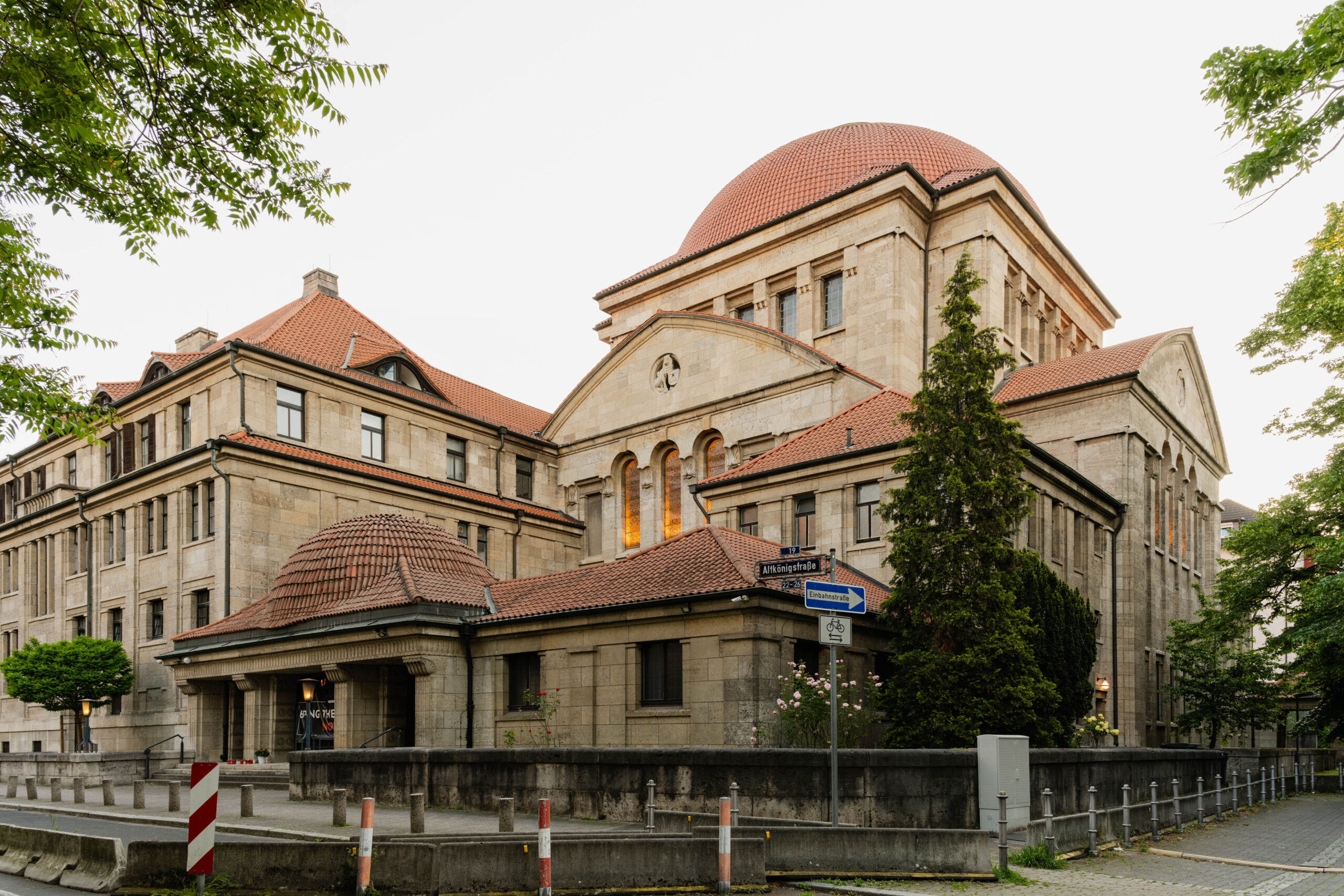 Westend-Synagoge 240513 JGF Nonot 0818